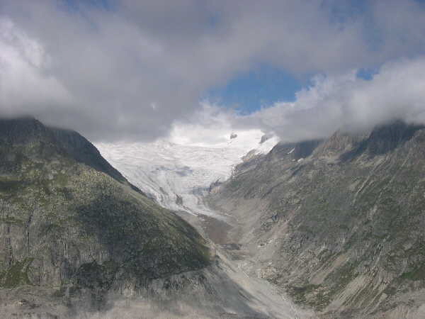View across the Aletch glacier