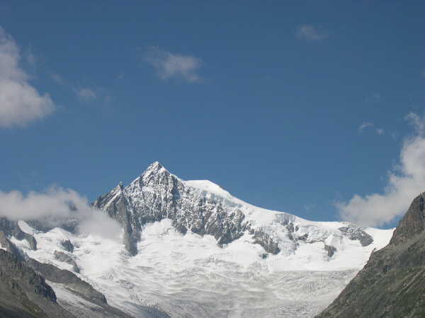 View across the Aletch glacier